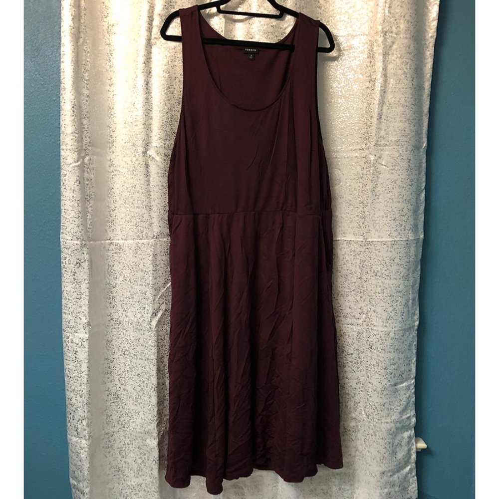 Adorable Torrid Burgundy Midi Dress with Pockets – Size 4 (NWOT)